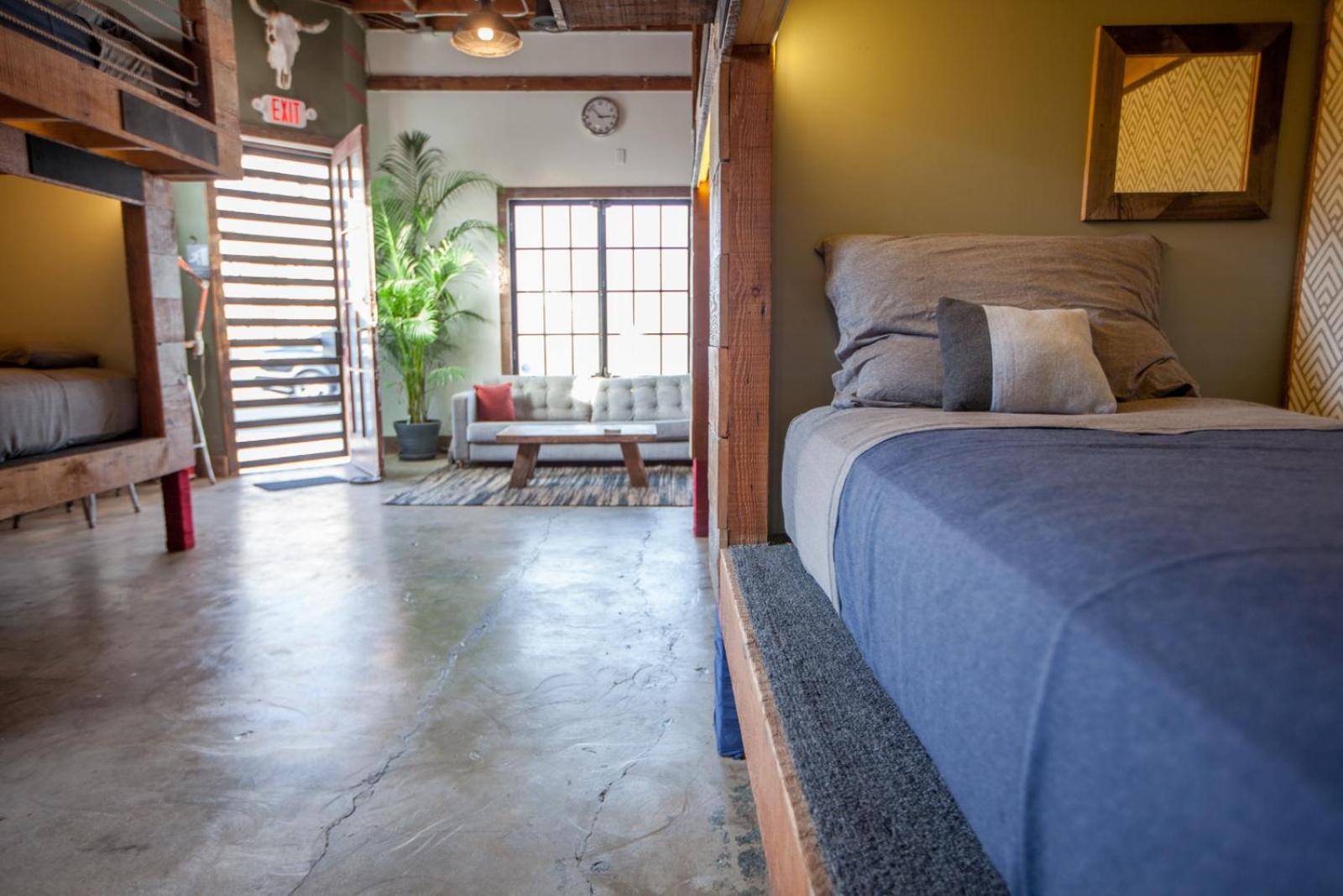 Podshare East Hollywood Hostel - Los Angeles — Photos 3